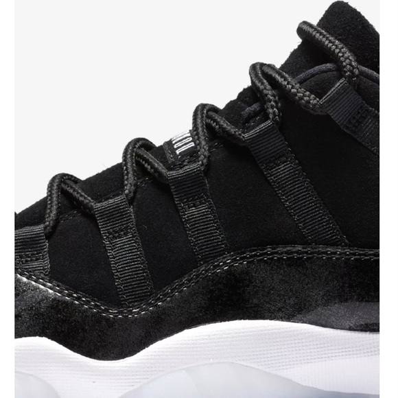 Air Jordan Retro XI Low - Picture 4 of 15